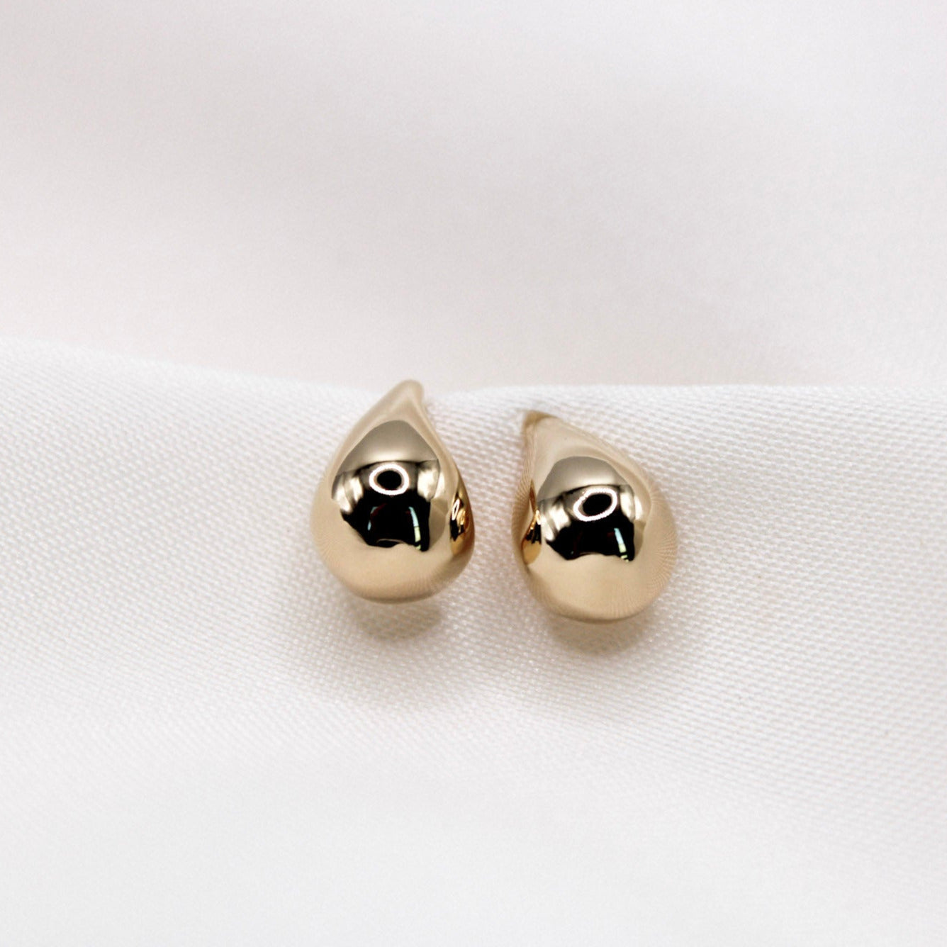 18k Gold Filled Teardrop Stud Earrings